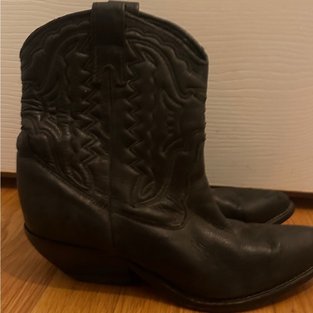 Zodiac ankle cowboy boots 6 1/2